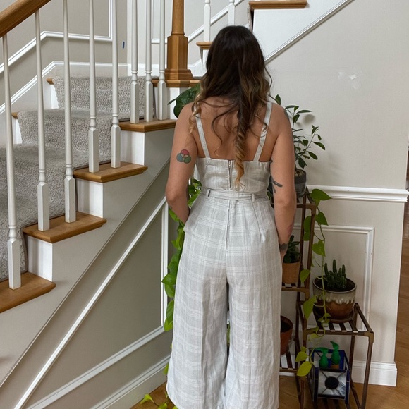 Cropped Wide Leg Jumpsuit/Romper with Straps and Mid-Section Peekaboo - Picture 7 of 12